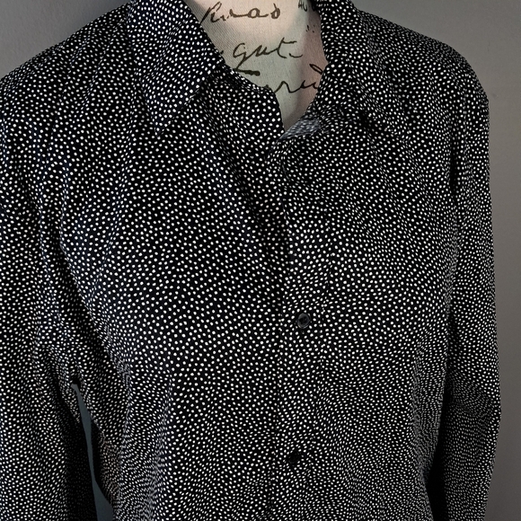 H&M Mens Slim Fit Stretch Button Up Shirt Black White Polka Bot Size Medium - Picture 3 of 9